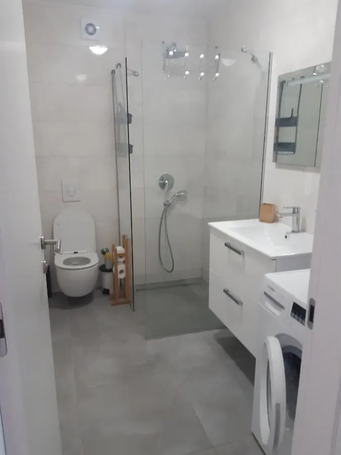 Kiteapartman Nin Apartment 0*,